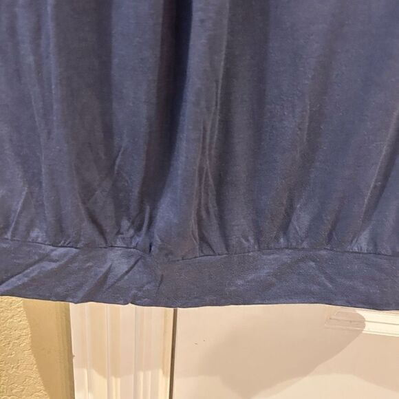 LOFT navy small top with pattern at neckline NWT - Picture 3 of 9